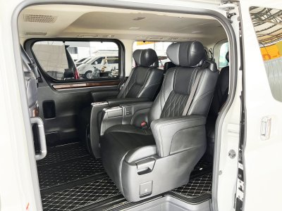 Toyota Majesty 2.8 Grande (ปี 2020) Van AT