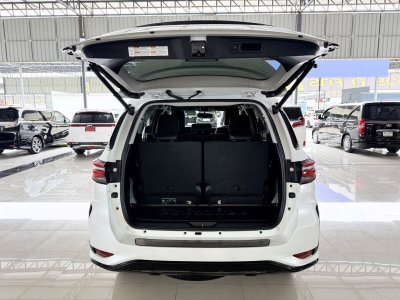 Toyota Fortuner 2.4 Leader V (ปี 2023) SUV AT - 2WD