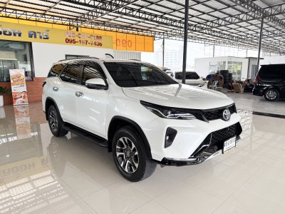 Toyota Fortuner 2.4 Leader V (ปี 2023) SUV AT - 2WD