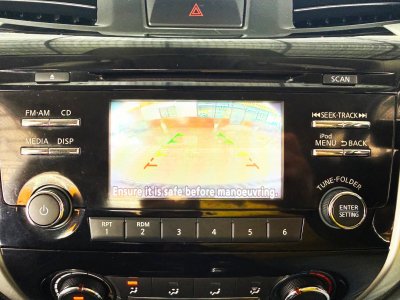 Nissan NP300 Navara 2.5 V (Y 2016) Pickup MT