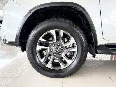 Toyota Fortuner 2.4 Leader V (ปี 2023) SUV AT - 2WD