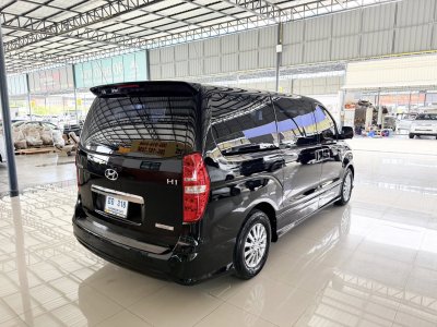 Hyundai H-1 2.5 Deluxe (Y 2018) Wagon AT
