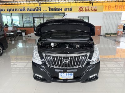 Hyundai H-1 2.5 Deluxe (ปี 2016) Wagon AT