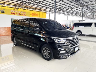 Hyundai H-1 2.5 Deluxe (ปี 2019) Wagon AT