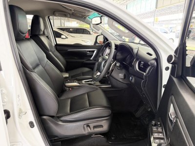 Toyota Fortuner 2.4 Leader V (ปี 2023) SUV AT