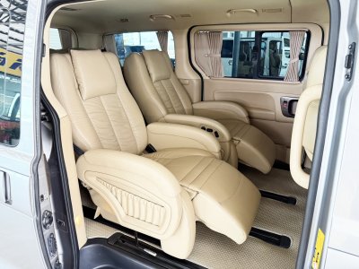 Hyundai H-1 2.5 Deluxe (ปี 2017) Wagon AT