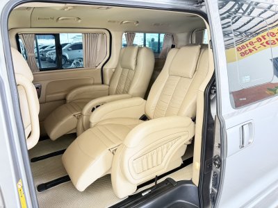 Hyundai H-1 2.5 Deluxe (ปี 2017) Wagon AT