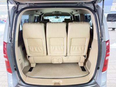 Hyundai H-1 2.5 Deluxe (ปี 2017) Wagon AT