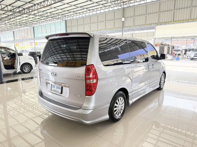 Hyundai H-1 2.5 Deluxe (ปี 2017) Wagon AT