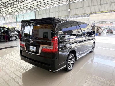 Toyota Majesty 2.8 Premium (ปี 2022) Wagon AT