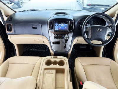 Hyundai H-1 2.5 Deluxe (ปี 2020) Wagon AT
