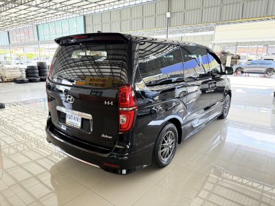 Hyundai H-1 2.5 Deluxe (ปี 2020) Wagon AT