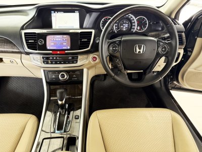 Honda Accord 2.0 EL NAVI (ปี 2013) Sadan AT