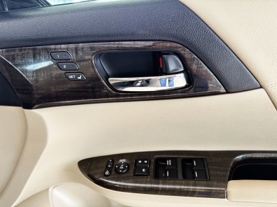 Honda Accord 2.0 EL NAVI (ปี 2013) Sadan AT