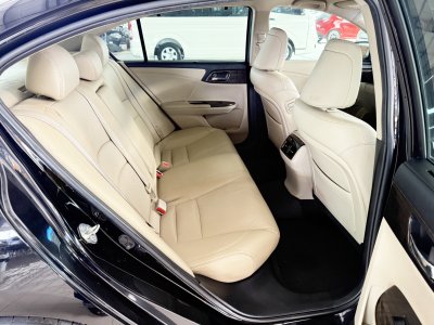 Honda Accord 2.0 EL NAVI (ปี 2013) Sadan AT