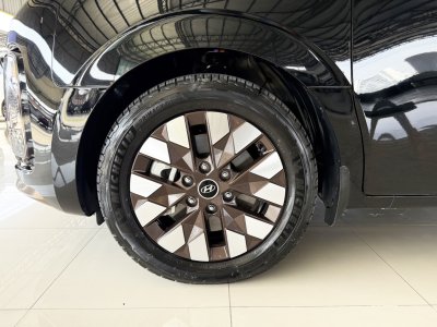 Hyundai Staria 2.2 Premium (Y 2023) Wagon AT