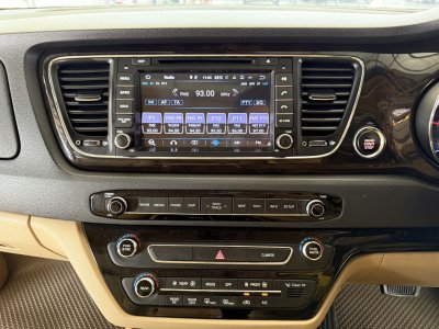 Kia Grand Carnival 2.2 SXL (ปี 2018) Wagon AT