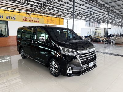 Toyota Majesty 2.8 Standard (Y 2020) Wagon AT