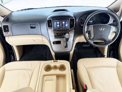 Hyundai H-1 2.5 Deluxe (Y 2020) Wagon AT