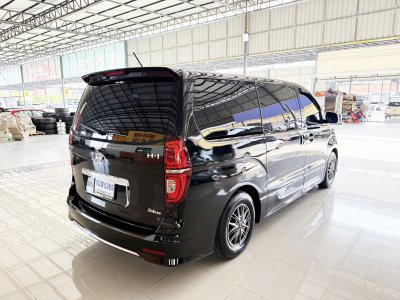 Hyundai H-1 2.5 Deluxe (Y 2020) Wagon AT