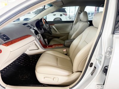 Toyota Camry 2.0 G (Y 2012) Sedan AT