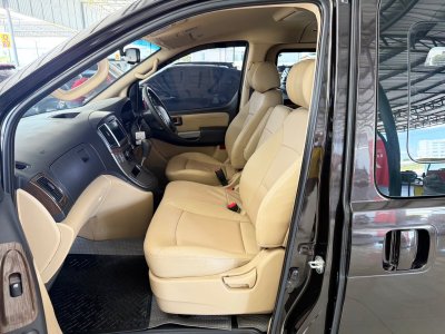 Hyundai H-1 2.5 Deluxe (Y 2020) Wagon AT