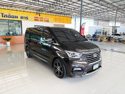 Hyundai H-1 2.5 Deluxe (Y 2020) Wagon AT