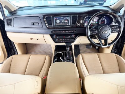 Kia Grand Carnival 2.2 SXL (Y 2019) Wagon AT
