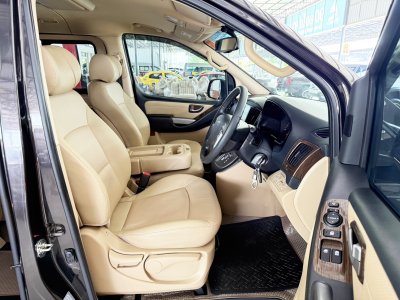 Hyundai H-1 2.5 Deluxe (ปี 2020) Wagon AT