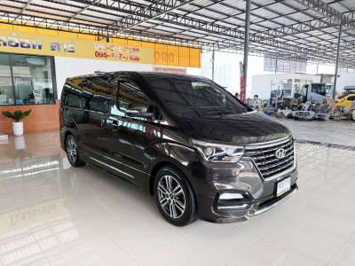 Hyundai H-1 2.5 Deluxe (ปี 2020) Wagon AT