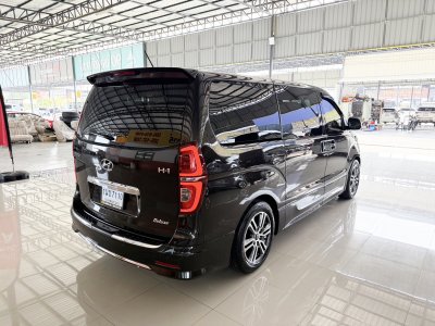 Hyundai H-1 2.5 Deluxe (ปี 2020) Wagon AT