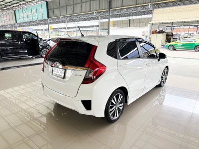 Honda Jazz 1.5 SV (Y 2014) Hatchback AT