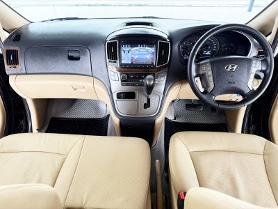 Hyundai H-1 2.5 Deluxe (ปี 2019) Wagon AT