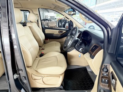 Hyundai H-1 2.5 Deluxe (ปี 2019) Wagon AT