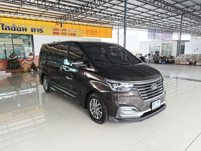 Hyundai H-1 2.5 Deluxe (ปี 2019) Wagon AT