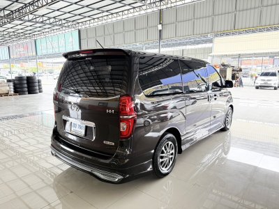 Hyundai H-1 2.5 Deluxe (ปี 2019) Wagon AT