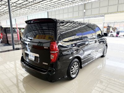 Hyundai H-1 2.5 Deluxe (ปี 2020) Wagon AT