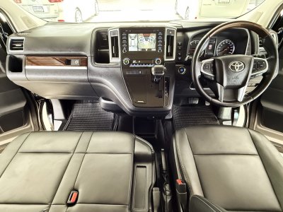 Toyota Majesty 2.8 Grande (ปี 2020) Wagon AT
