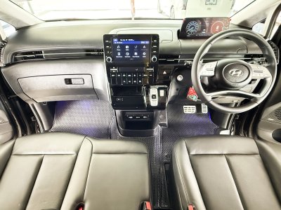 Hyundai Staria 2.2 Premium (Y 2022) Wagon AT