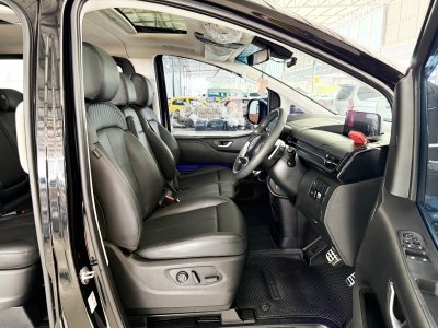 Hyundai Staria 2.2 Premium (Y 2022) Wagon AT