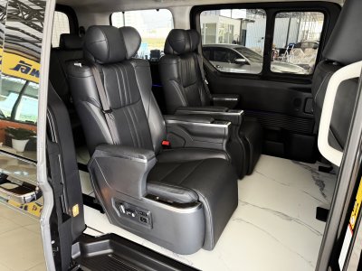 Hyundai Staria 2.2 Premium (Y 2022) Wagon AT