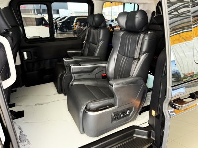 Hyundai Staria 2.2 Premium (Y 2022) Wagon AT