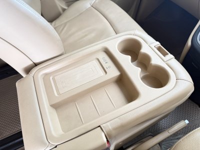 Hyundai H-1 2.5 Deluxe (Y 2021) Wagon AT