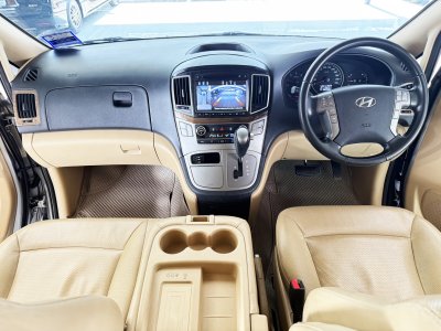 Hyundai H-1 2.5 Deluxe (Y 2021) Wagon AT