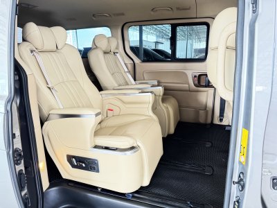 Hyundai H-1 2.5 Deluxe (Y 2021) Wagon AT