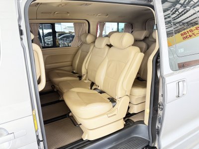 Hyundai H-1 2.5 Deluxe (Y 2021) Wagon AT