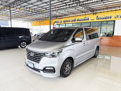 Hyundai H-1 2.5 Deluxe (Y 2021) Wagon AT