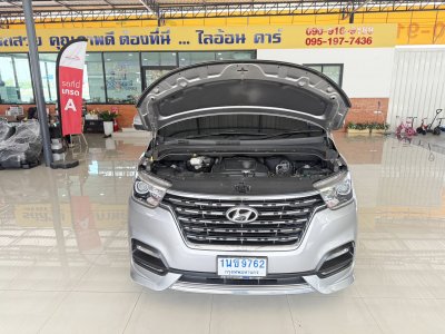 Hyundai H-1 2.5 Deluxe (Y 2021) Wagon AT