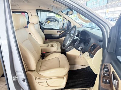 Hyundai H-1 2.5 Deluxe (ปี 2019) Wagon AT