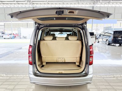 Hyundai H-1 2.5 Deluxe (ปี 2019) Wagon AT